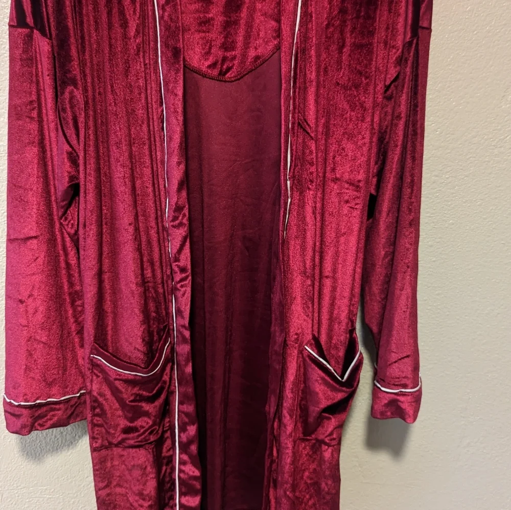 KIKIT Robe - Picture 3 of 7